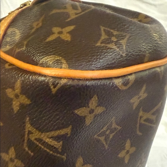Louis Vuitton Montorgueil PM Monogram Shoulder Bag - Picture 6 of 13